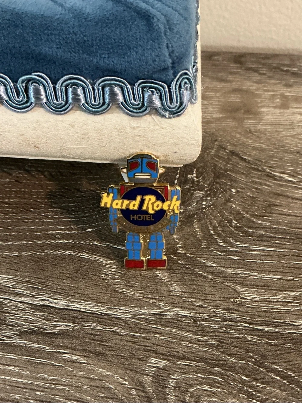 Hard Rock Cafe Hard Rock Hotel Las Vegas Robot Series Enamel Pin 2x1 NEW
